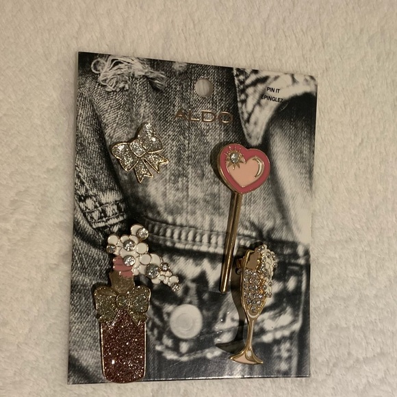 4 unique pins from Aldo - Picture 4 of 5